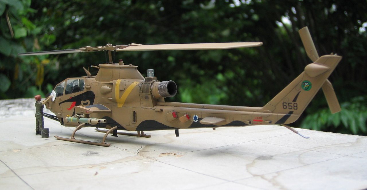 kit_air_pictures/ah1s_04c.jpg