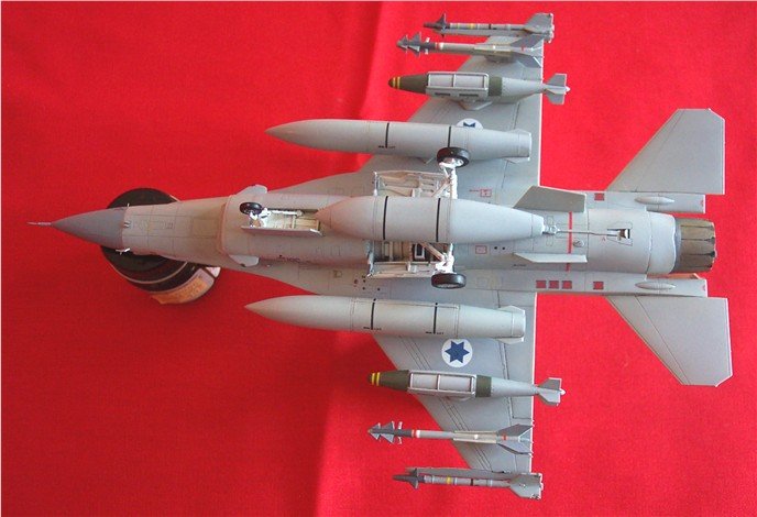 kit_air_pictures/f16_10d.jpg