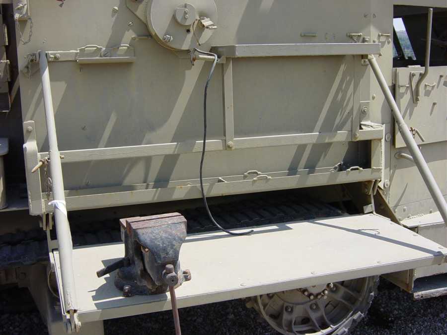 latrun_pictures/kaufman/halftracks/dsc00252.jpg
