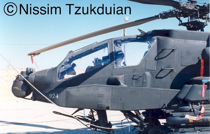 ref_air_pictures/apache/apache_04.jpg