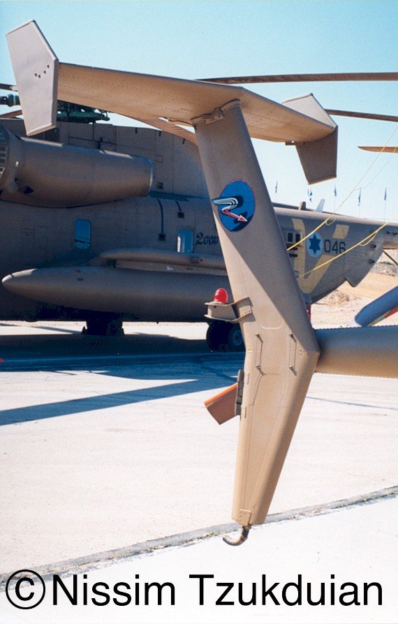 ref_air_pictures/defender/defender_03.jpg