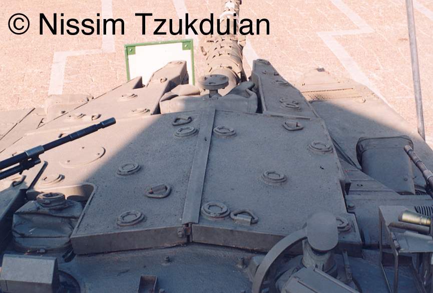 ref_veh_pictures/merkava/merkava2_27.jpg