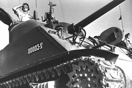 ref_veh_pictures/sherman/m1_07.jpg