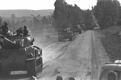 ref_veh_pictures/sherman/m50_07.jpg